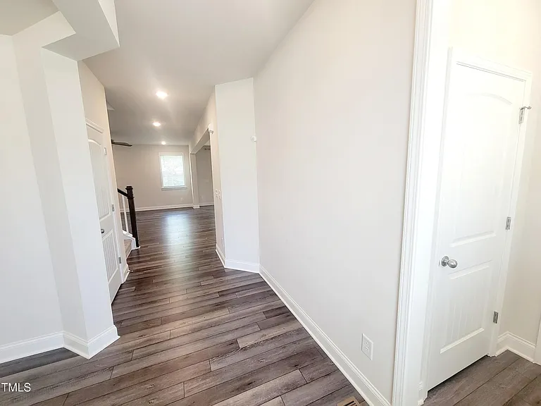 121 Scoville Rd — Photo 2
