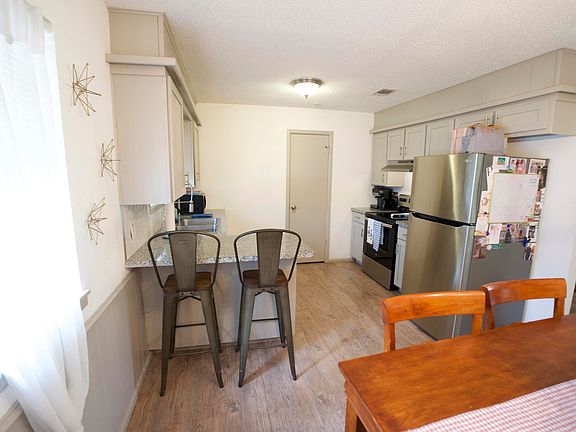4th image of 4827 7th St