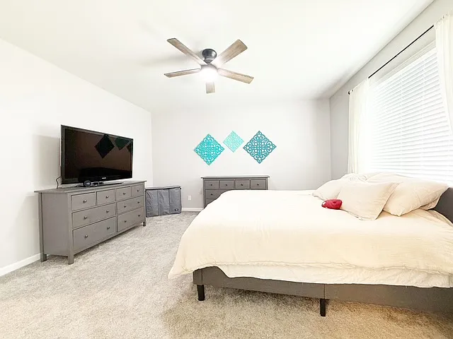 740 SE Nordmann Loop — Photo 36
