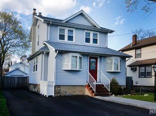 29 Magnolia St, Bergenfield, NJ 07621