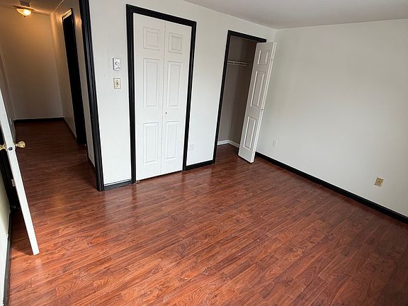 4th image of 82 Ashford St #82