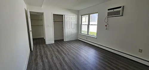 289 Main St Photo 1