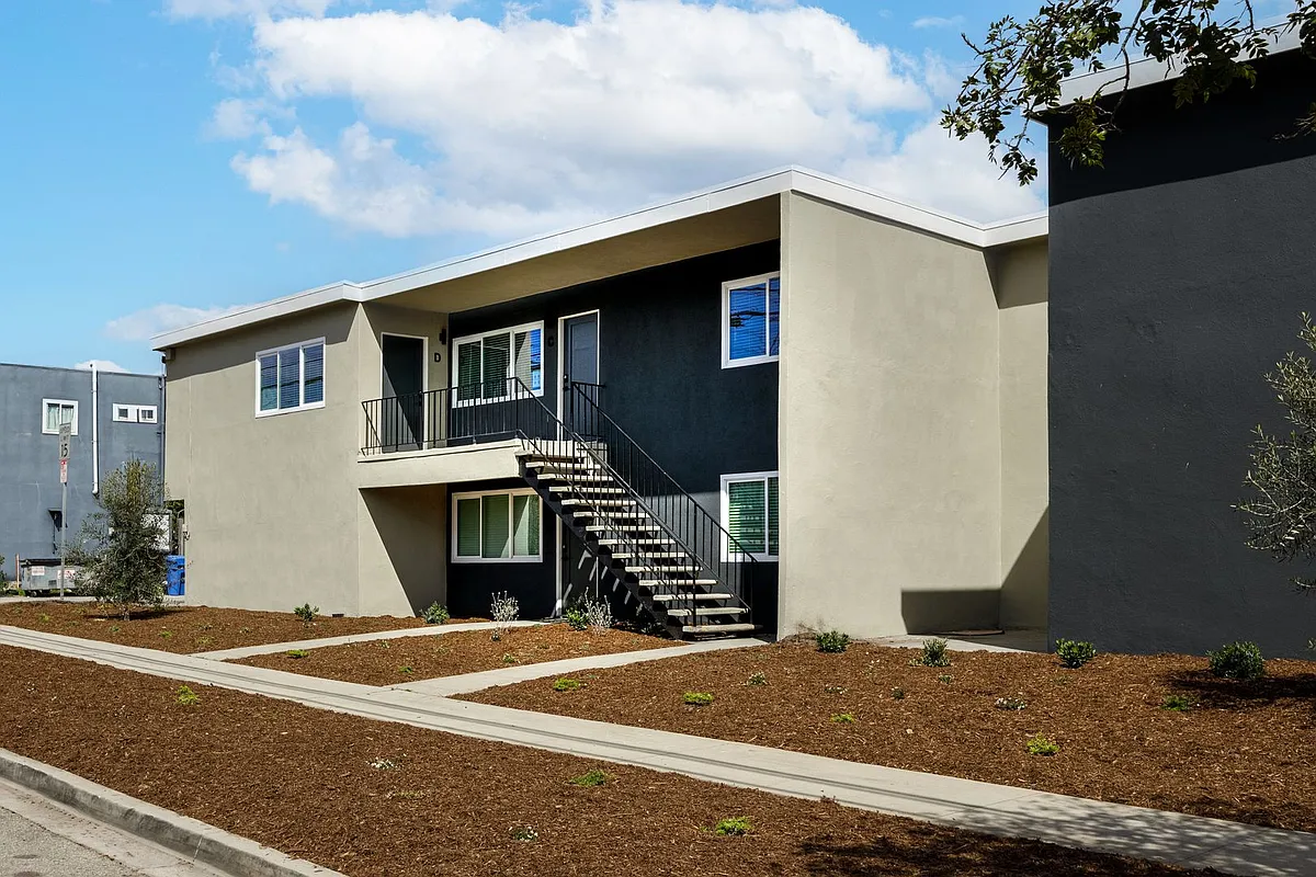 Building Photo - 1321 Amethyst St