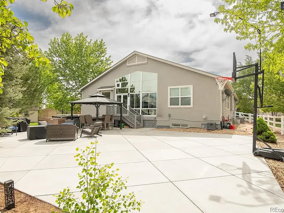1510 S De Gaulle Cir