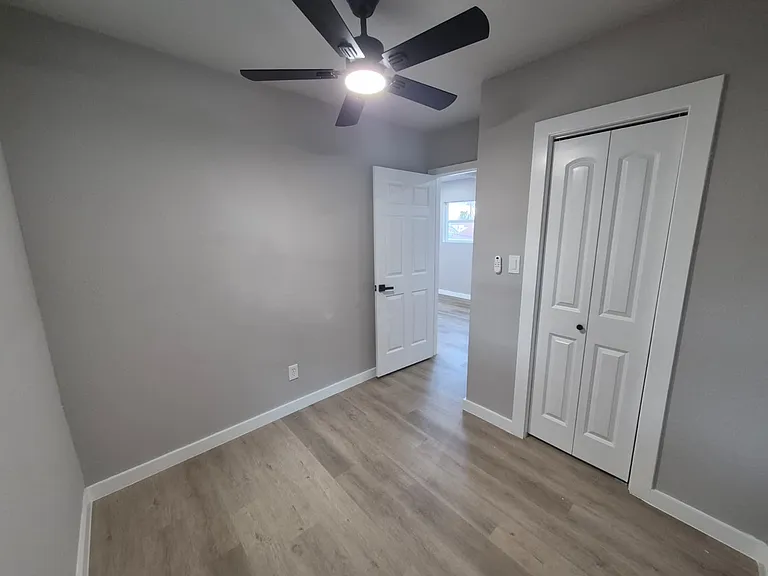 2209 Gano St #4 — Photo 4