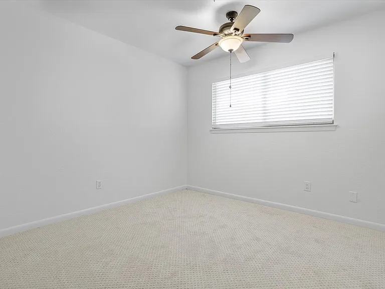 2809 Olympia Dr — Photo 7