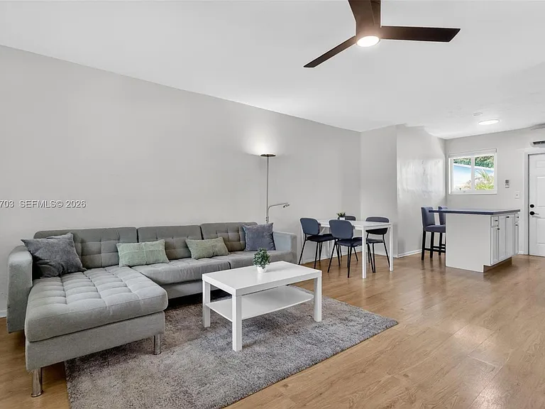 1003 NE 110th St #1003 — Photo 3