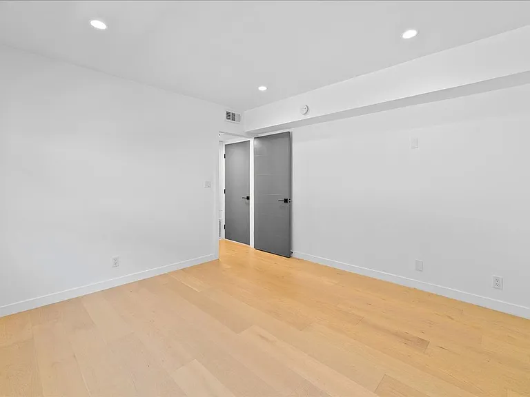 1210 Larrabee St #7 — Photo 8