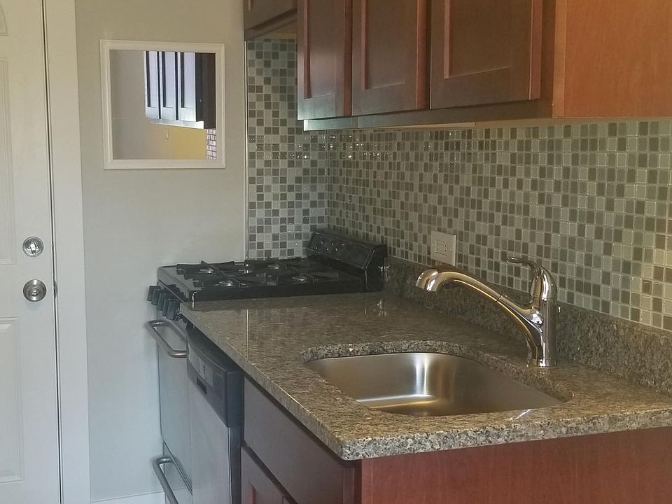 2nd image of 2902 N Mildred Ave #2902GDNEAS