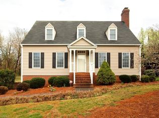 5707 Windworth Dr, Winston Salem, NC 27106