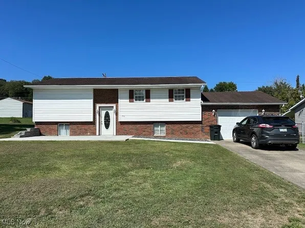 210 Meadowbrook Dr, Byesville, OH 43723