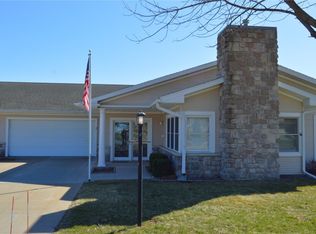 1008 Golf View Dr, Vinton, IA 52349