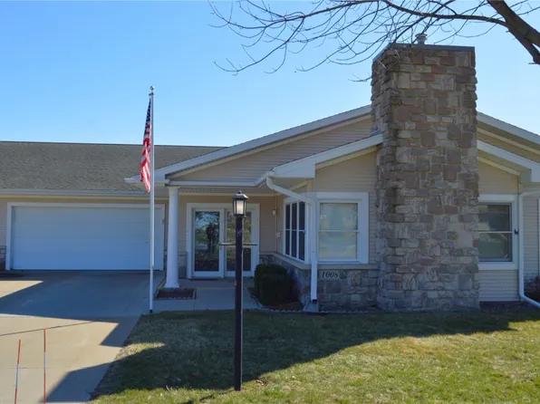 1008 Golf View Dr, Vinton, IA 52349
