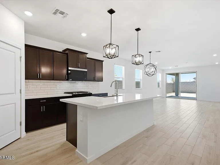 15875 W Cottontail Ln — Photo 32