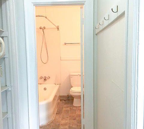 5th image of 1519 E Madison St #301