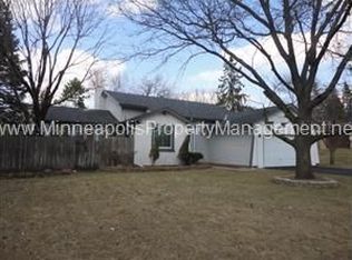 1005 Tanglewood Dr, Shoreview, MN 55126