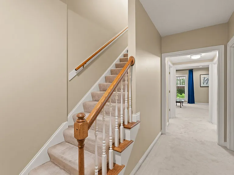 Mallet Hill Dr — Photo 9