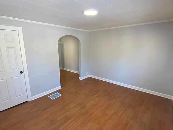 3rd image of 1703 N Alton Ave #1703