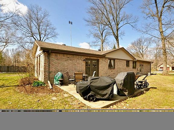5th image of 23 Fairwood Dr
