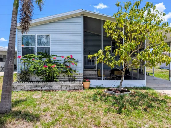 8811 Shoreham Rd #9, Tampa, FL 33635