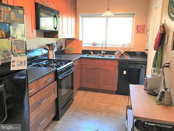 5th image of 10648 Montrose Ave #M201