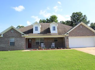 704 Brookridge Ln, Morrilton, AR 72110