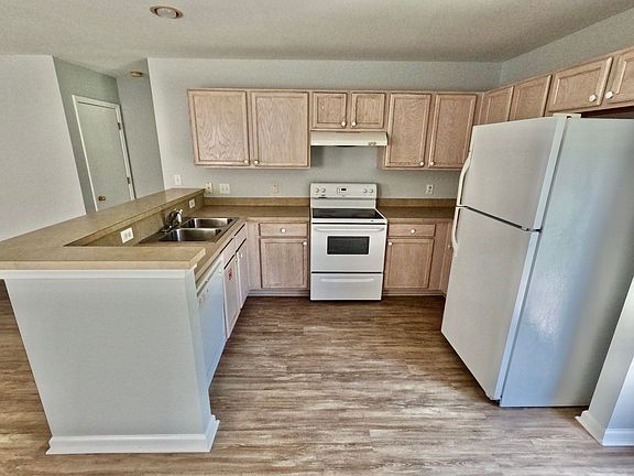 2nd image of 1080 Stoney Falls Blvd