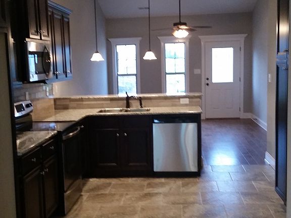 3rd image of 176 Bellingham Dr NE