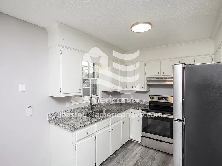 895398_007_wm_-_kitchen_13527138.jpg