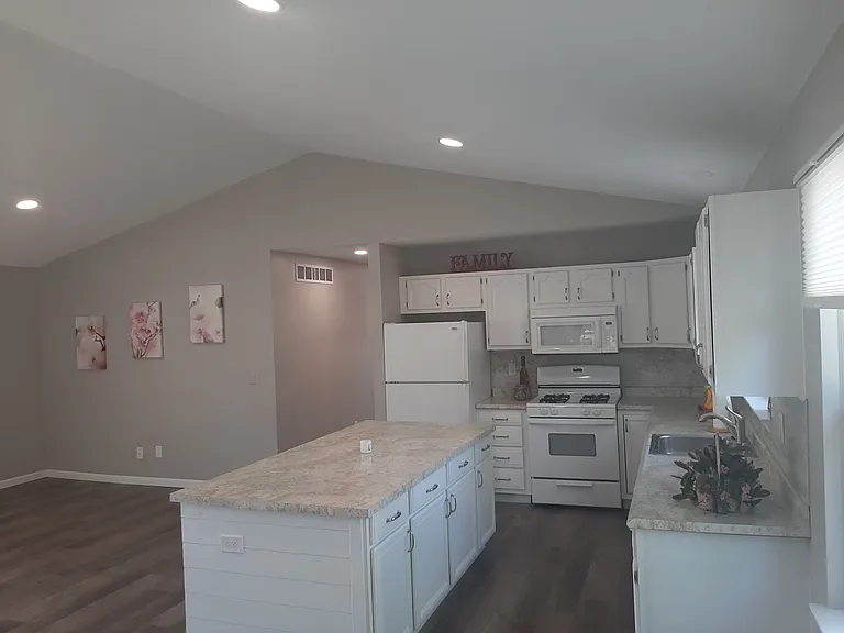 29125 Eton St — Photo 2