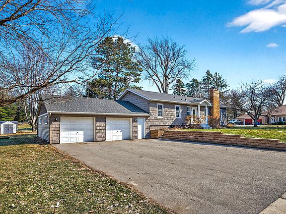 3rd image of 217 Hanley Rd