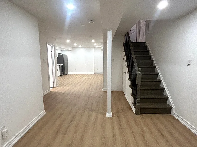 142 Shady Oaks Ave #BASEMENT — Photo 4