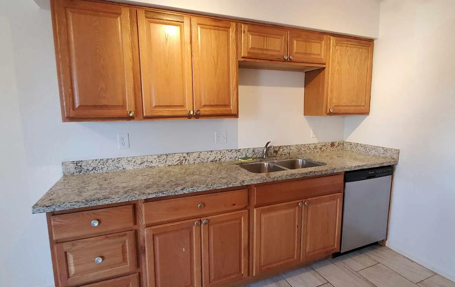 2 bed, 925 sqft, $1,425 — Photo 3