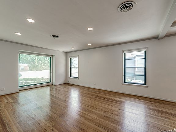 3rd image of 203 ROSEMONT DR