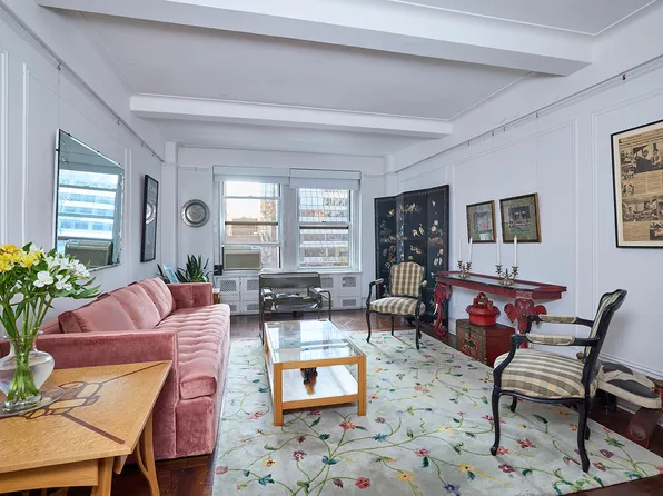 433 West 34th Street image 1 of 8