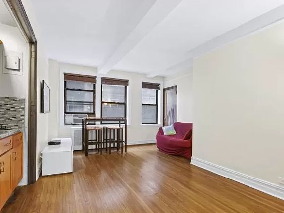 5th image of 457 W 57th St #210