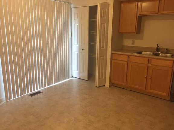 5th image of 728 Forest Trace Dr