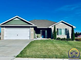 3220 SE Blackjack Cir, Topeka, KS 66609