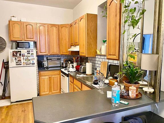 2nd image of 181 E 104th St APT 1A