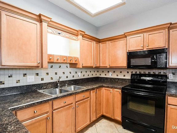 4th image of 838 Midland Ct