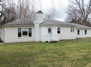 35 Austin Dr, Rochester, NY 14625