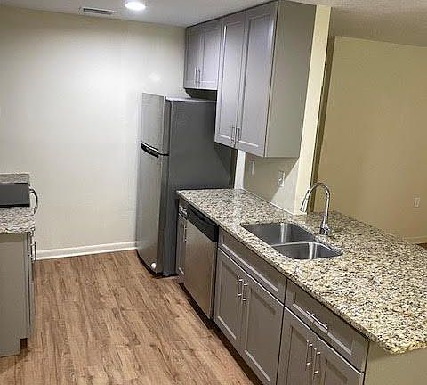 4th image of 2107 Lake Margaret Dr