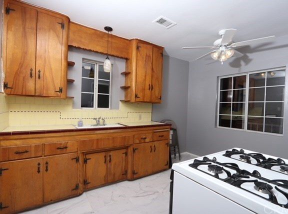 5th image of 717 E Graves Ave
