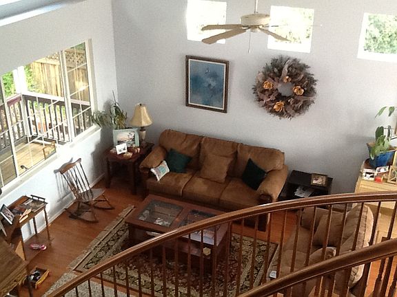 3rd image of 2825 Hillcrest Ave
