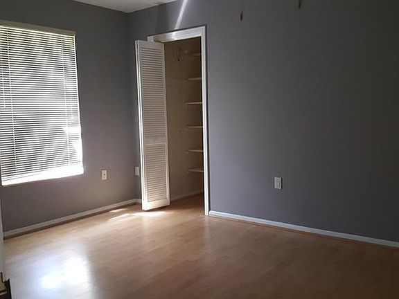 3rd image of 220 E Morse Blvd #202