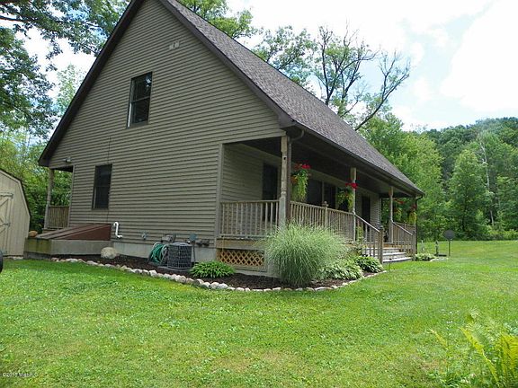 3rd image of 10425 Grand River Dr SE