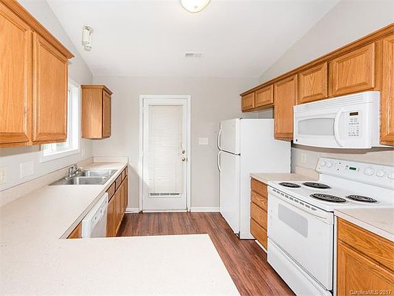 5th image of 12707 Planters Row Dr