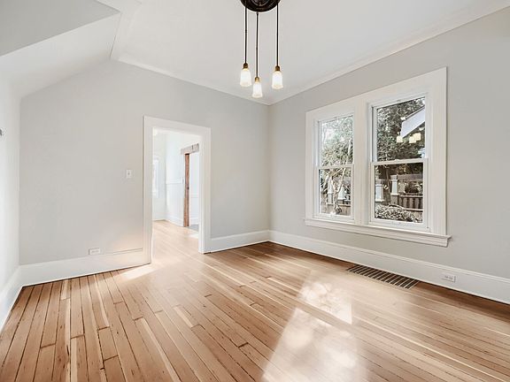 2nd image of 1912 NE 11th Ave
