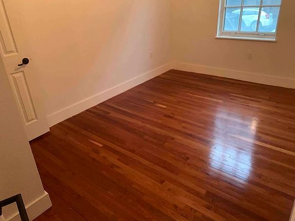 4th image of 181 Bainbridge St #112