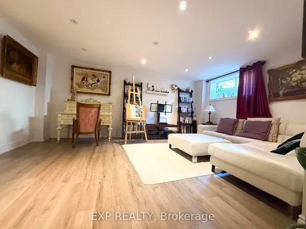 39 Shamokin Dr, Toronto, ON M3A 3H9
